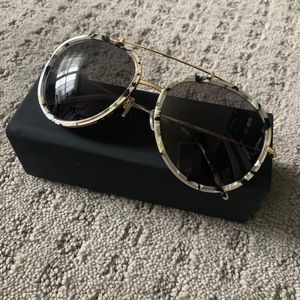 Kendall & Kylie tortoise shell aviators